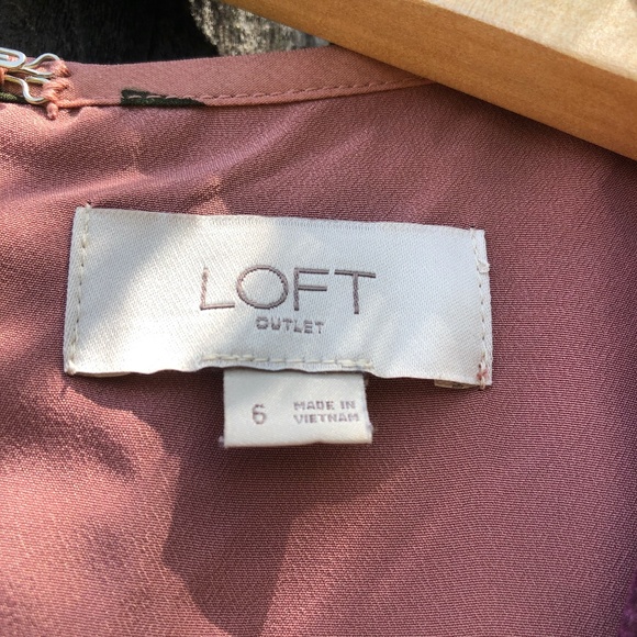 LOFT DRESS - Picture 3 of 4